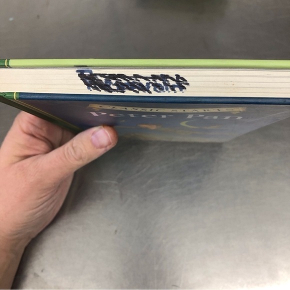 Classic Starts: Peter Pan, Hardback book. - Picture 4 of 6